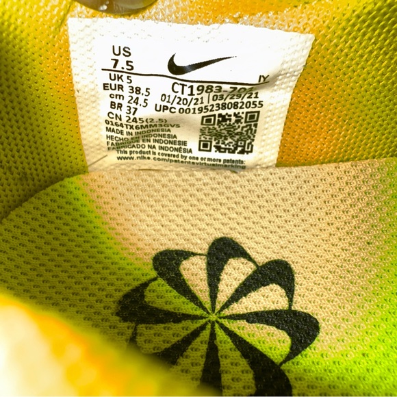 Size 7.5 - Nike Waffle Racer Crater Yellow Strike Roma Green Wmns, Clean, No Box - Picture 8 of 10